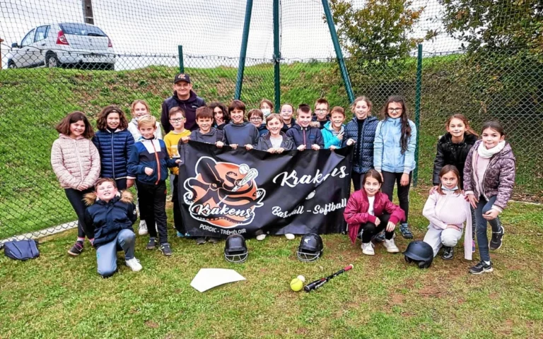 L’ école de Tréméloir découvre le baseball avec les Krakens de Pordic [Télégramme]