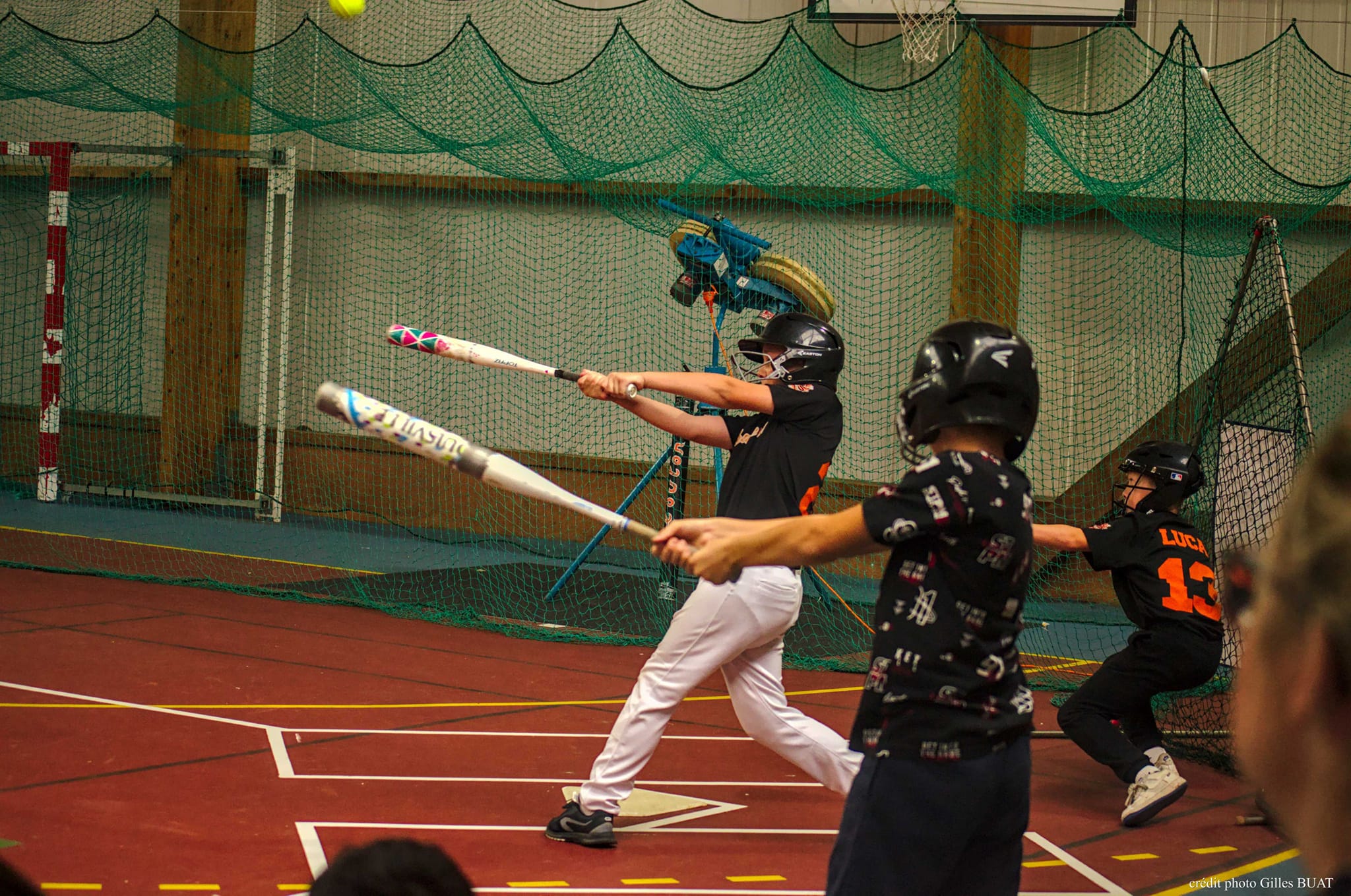 Bien se positionner à la batte en softball : les bases essentielles
